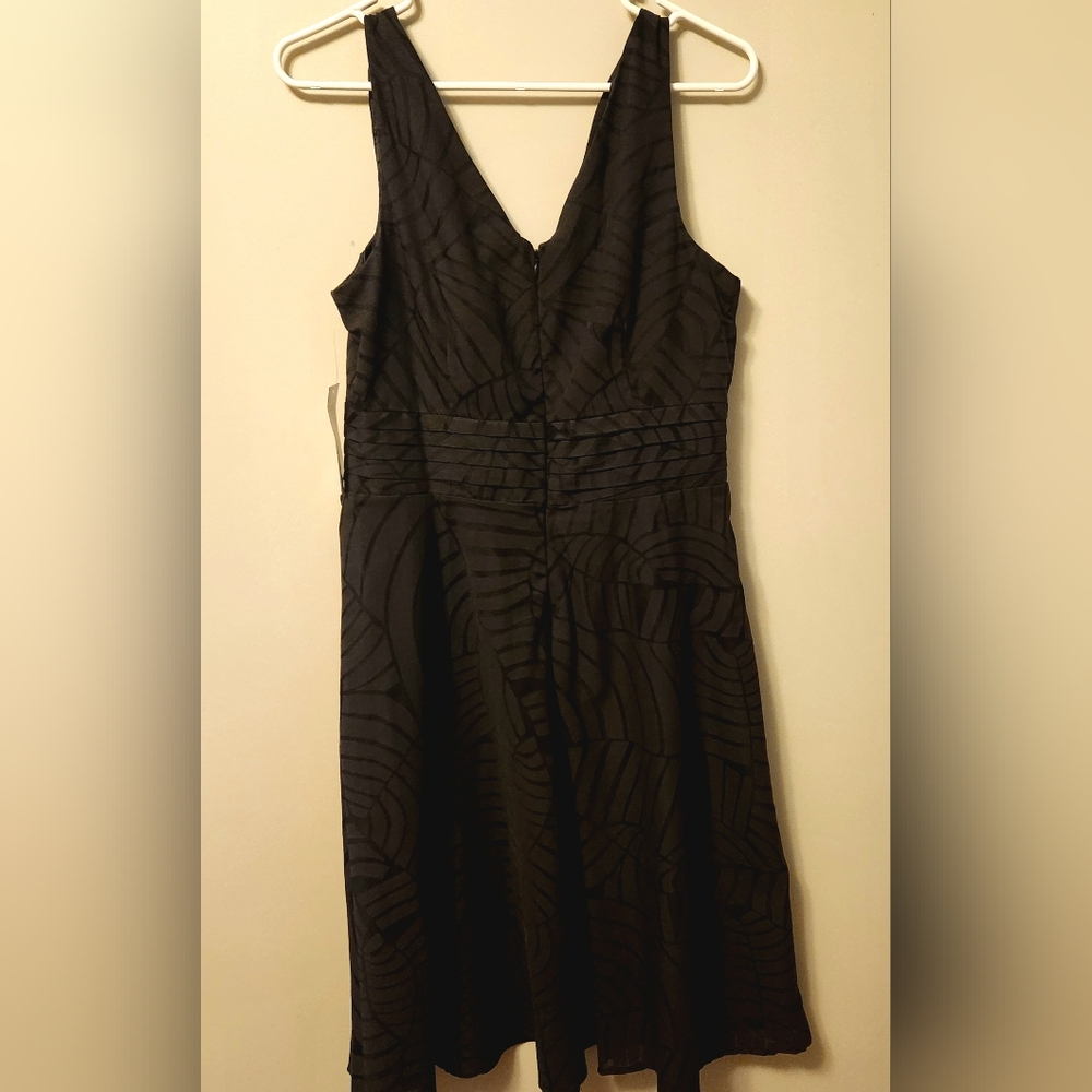 Elegant Black Sleeveless Dress